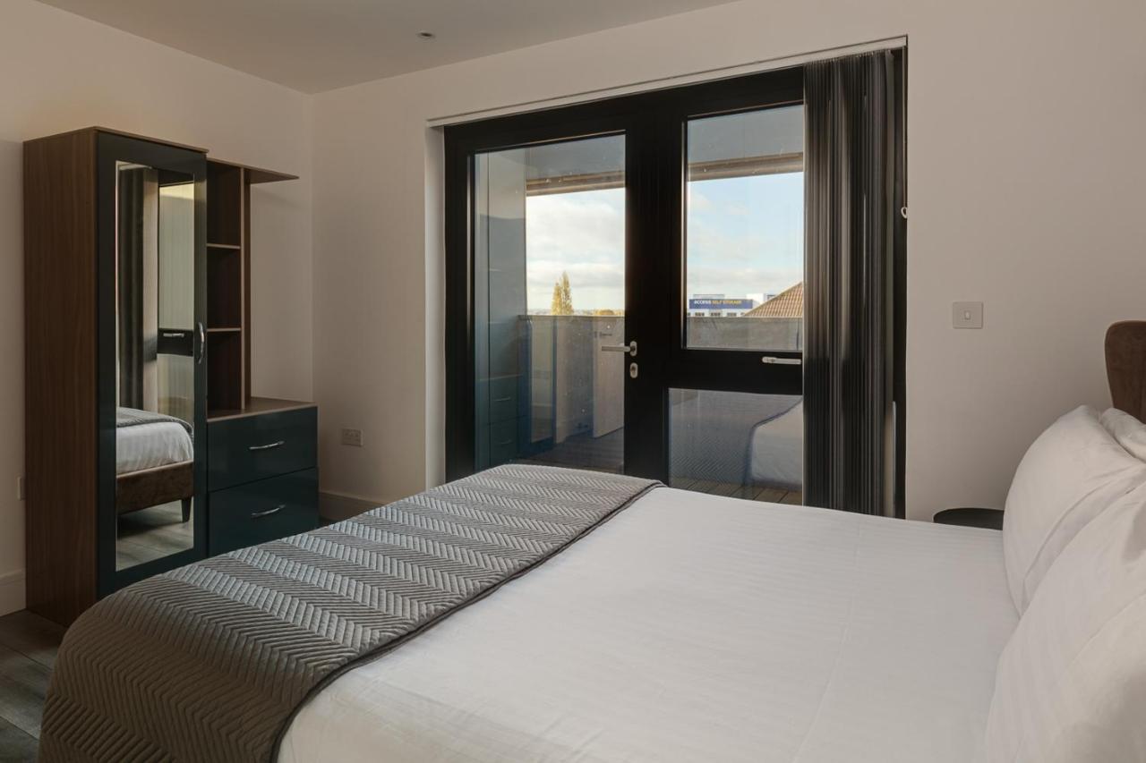 Charles Hope London Apartment Brentford