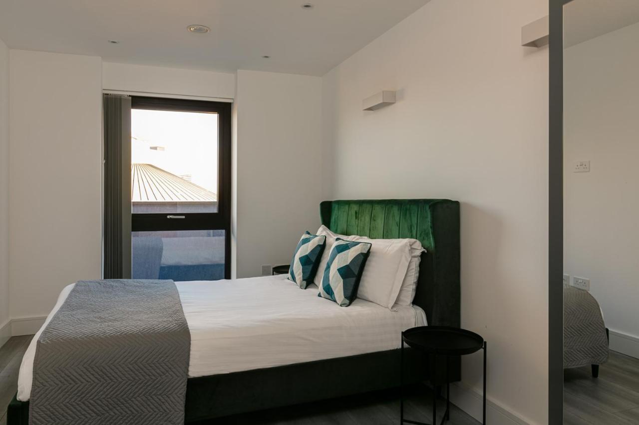 Charles Hope London Apartment Brentford
