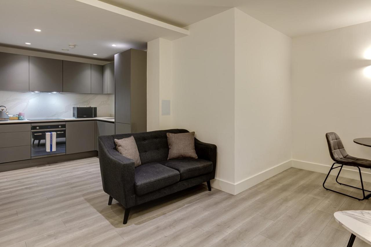 Charles Hope London Apartment *